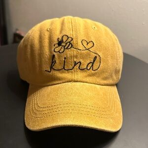 Bee kind hat - NWT